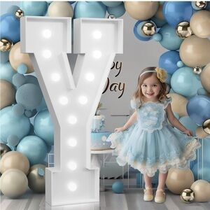 Illuminated White Letter 'Y' Marquee Light